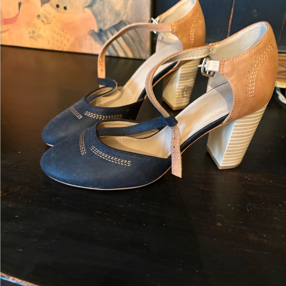 SHEIN Black and Tan Block Heel Mary Jane Pumps